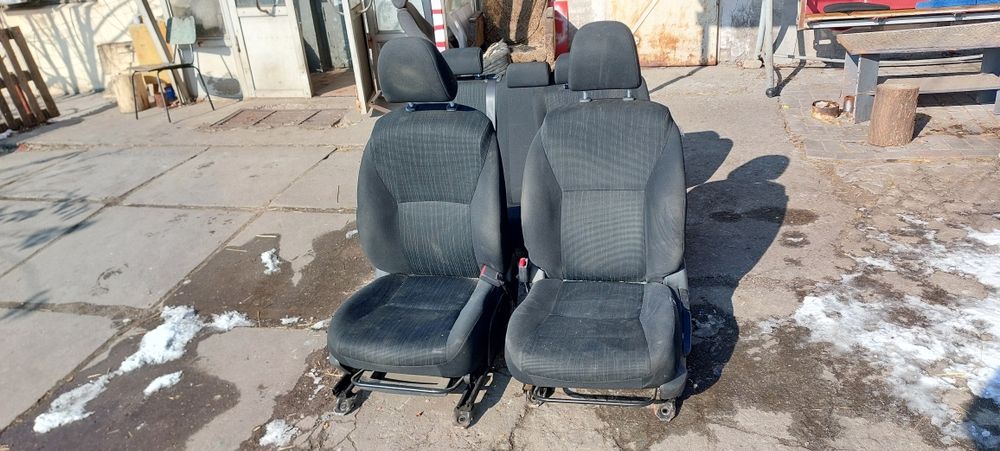 Toyota Auris 06-12г.в салон сидения сидіння сидушки