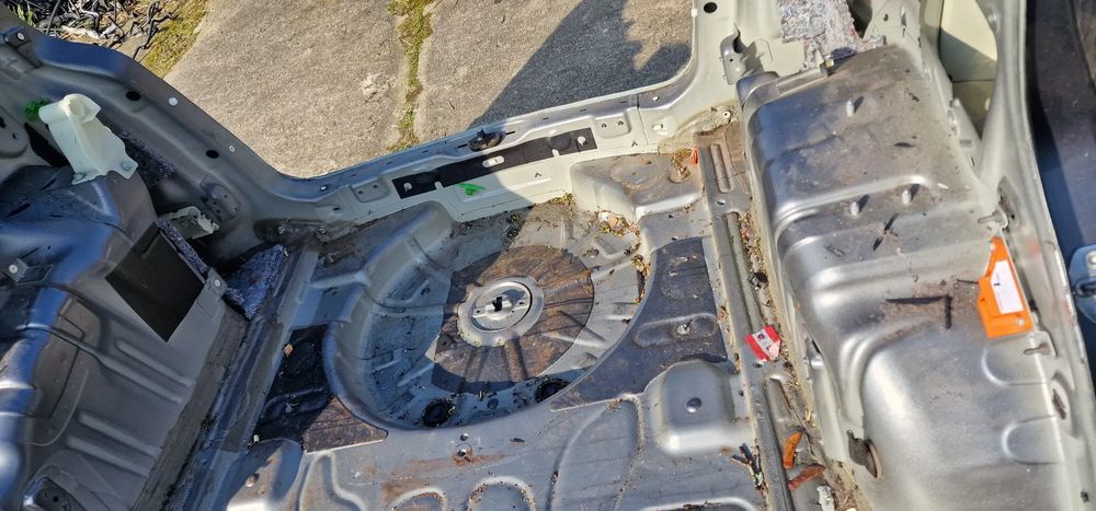 tylny pas vw touran i 1t0