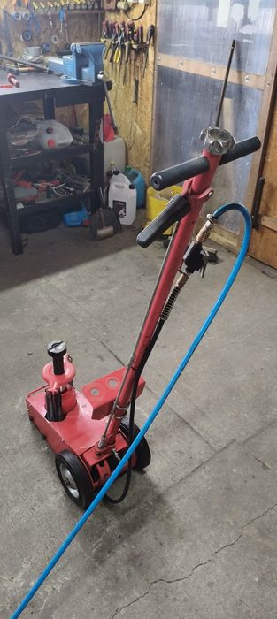 Podnośnik ciężarowy pneumatyczny 22 tony