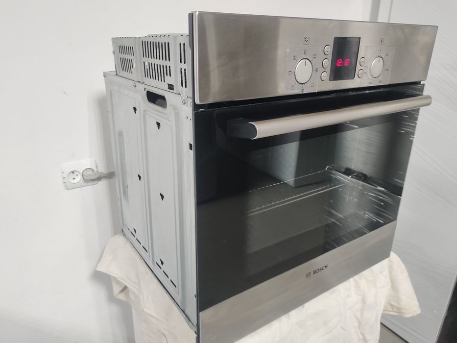 Духова піч під вмонтування, під забудову з Європи Bosch.