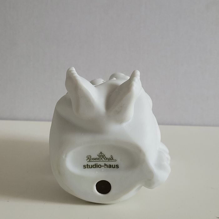 Anioł aniołek podparty Rosenthal Studio-Haus porcelana biskitowa biała