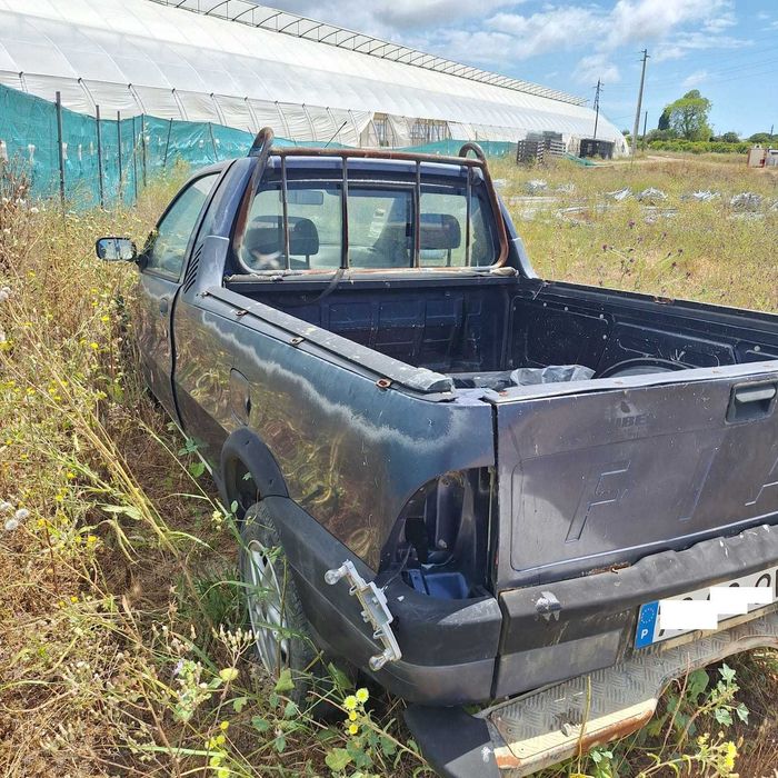 Veículo para peças - FIAT STRADA