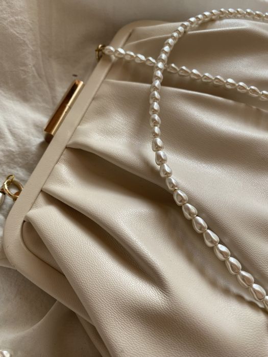 Бежевая сумка Zara