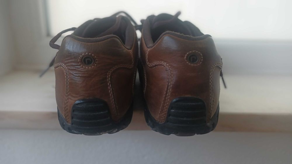 Sapato e bota em pele verdadeira