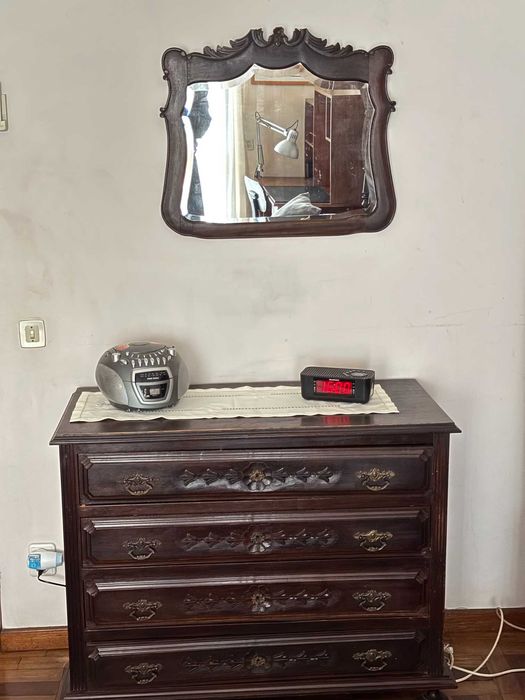 Conjunto de Quarto Clássico em Madeira Maciça 2