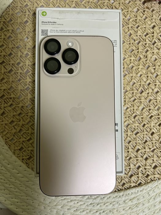 Apple iPhone 16 Pro Max 256GB в цвете Desert Titanium