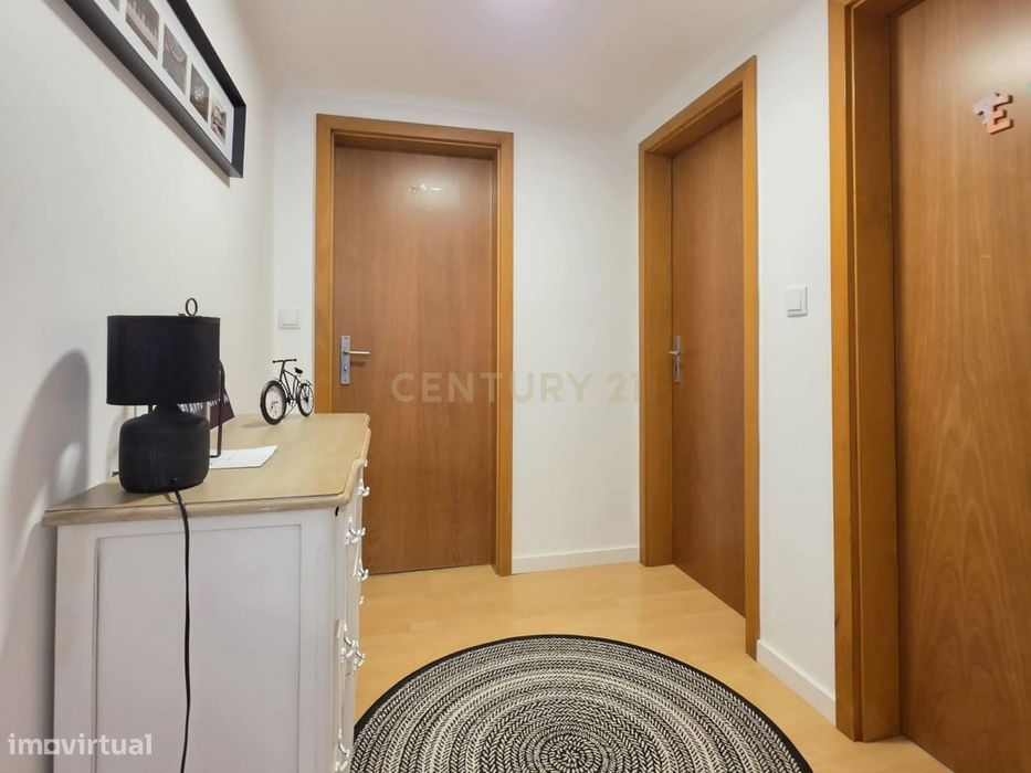Apartamento T3 com Varanda – Rua Nicolau de Sousa Lima, Paim, Ponta De