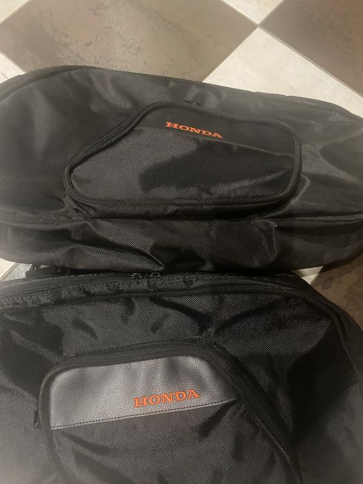 Продам боковые сумки(кофры) honda