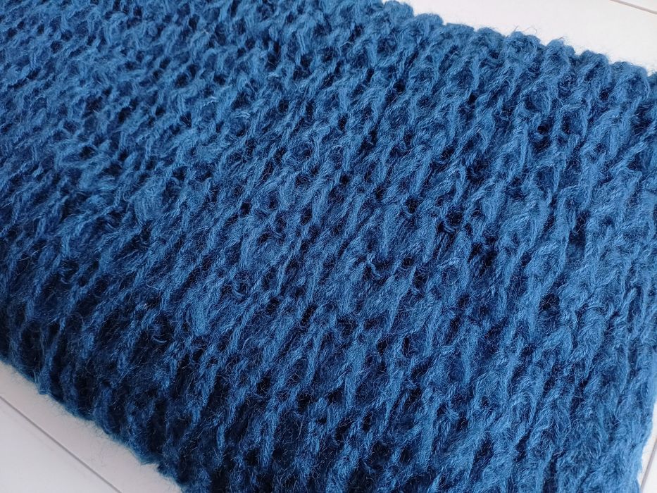 Cachecol de lã azul, tipo gola