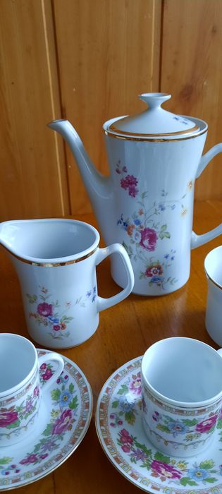 Porcelana. Serwis kawowy dla 6 osób