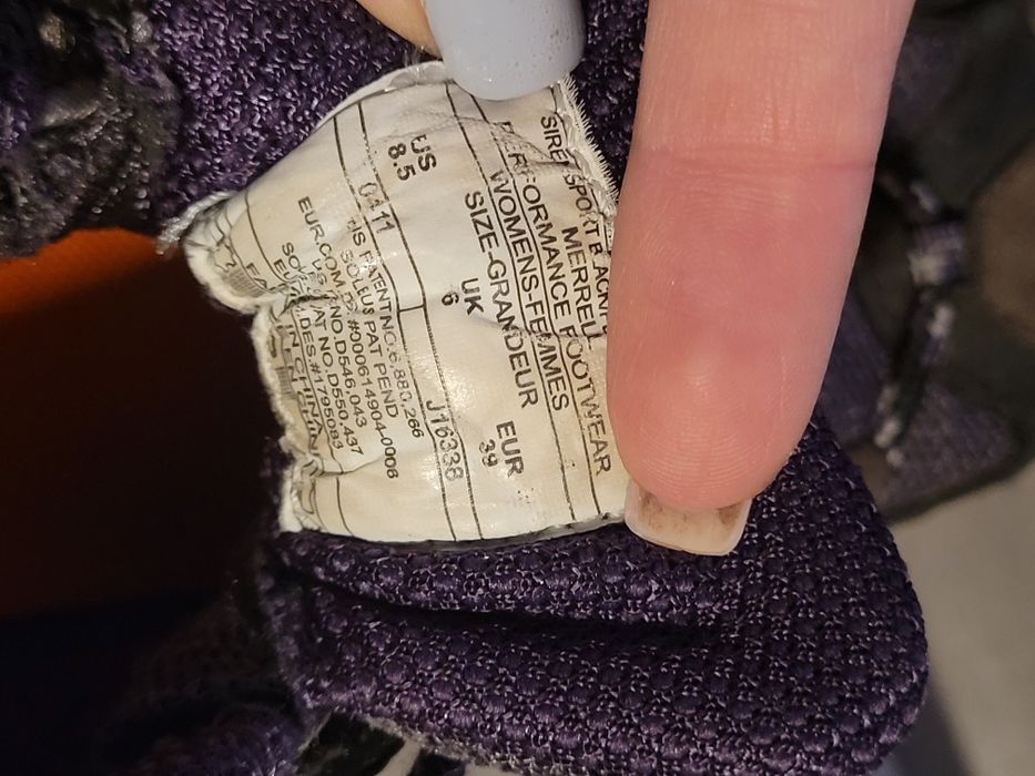 Ténis Merrell 
Estão em óptimo estado!
Tamanho 39
Ténis