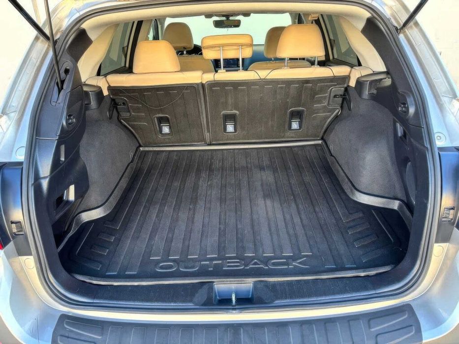 Subaru Outback Limited      2017