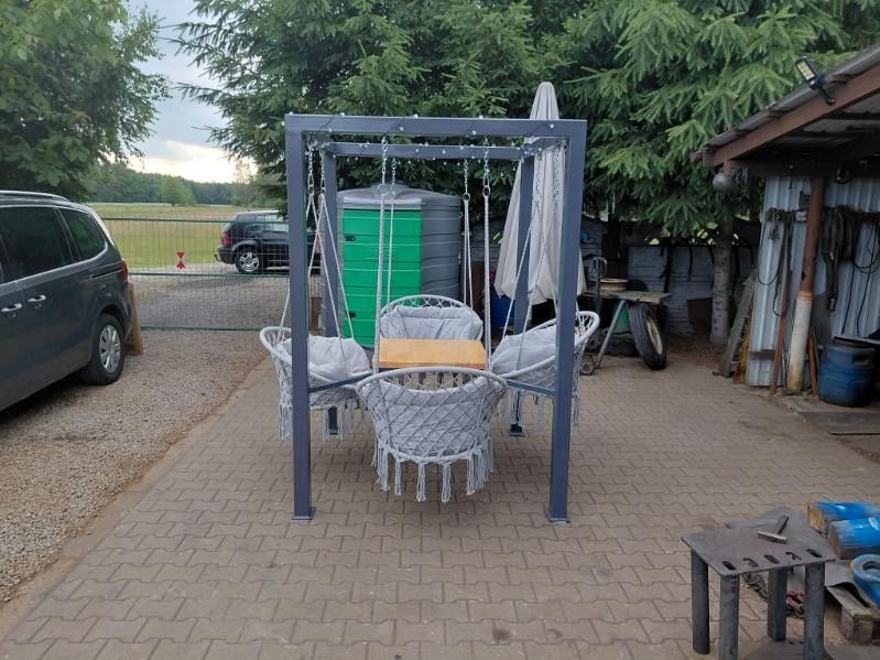 Sprzedam nowoczesny stół z huśtwkami