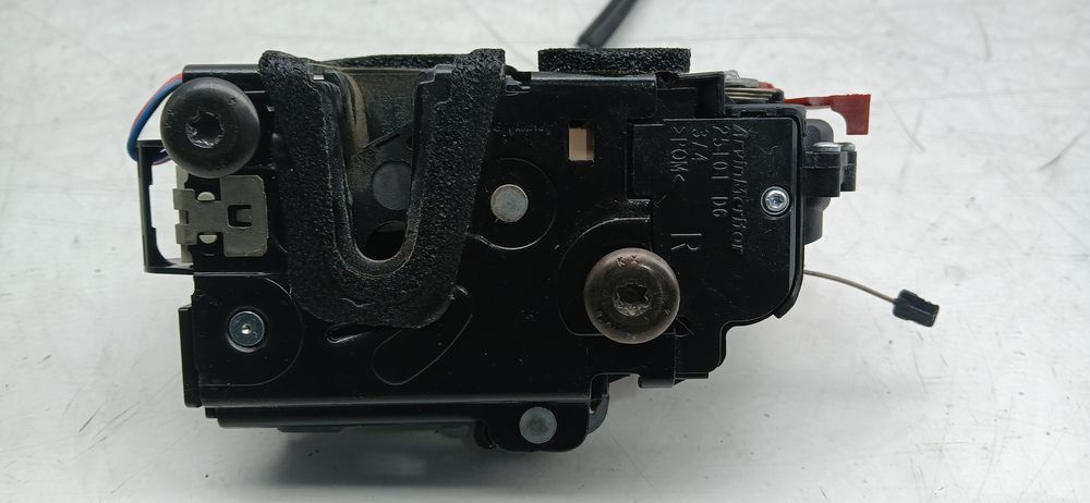 Fechadura / fecho porta trás direito SKODA Fabia II Hatchback (542, 5J