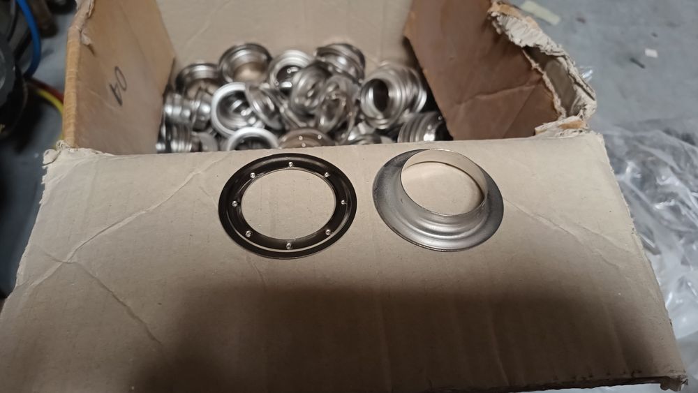 Oczka metalowe do plandeki?