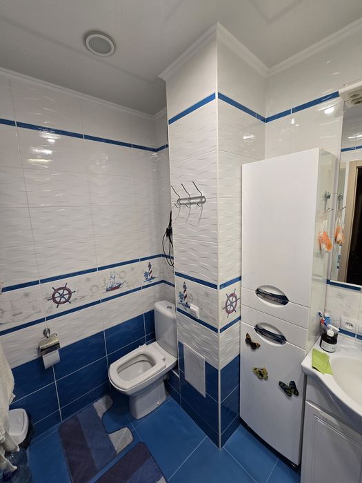 Сдам шикарную 4к квартиру на Лазурном. Автономное газовое отопление