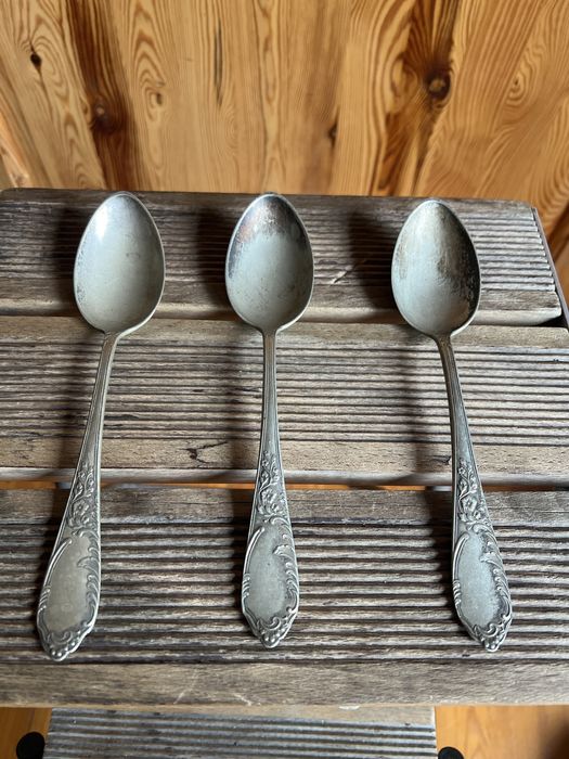 Sprzedaję sygnowane przedwojenne łyżki stołowe. BM J.Czerwiński.