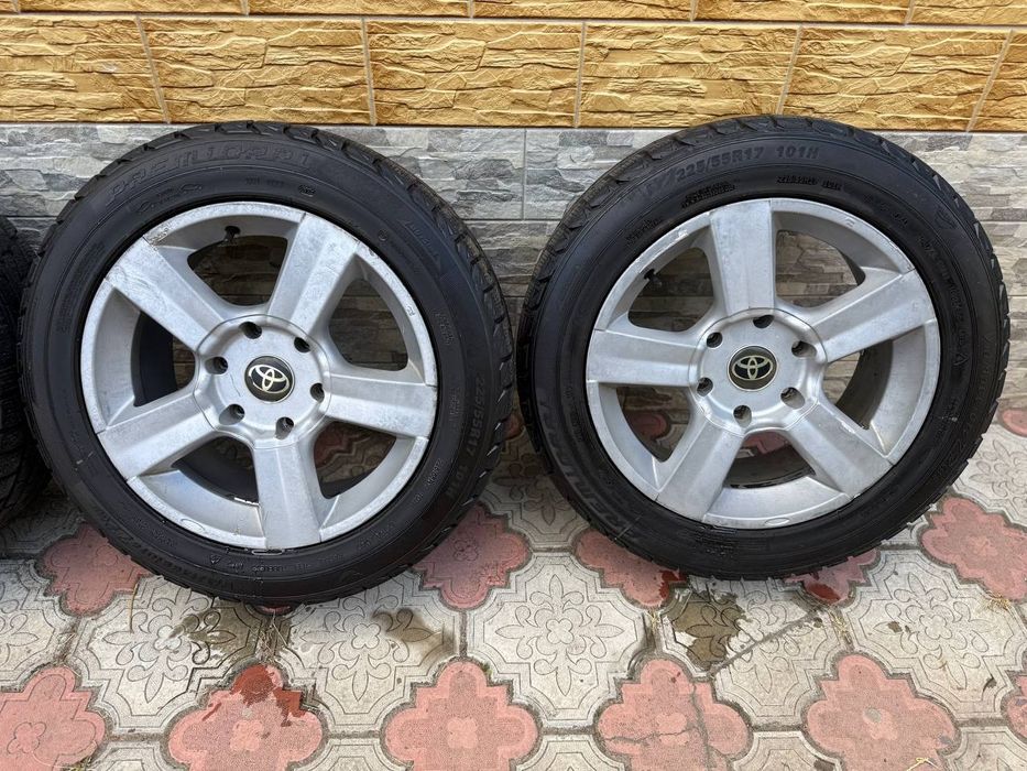 Продам диски R17 4 шт з зимовою гумою  225/55R17