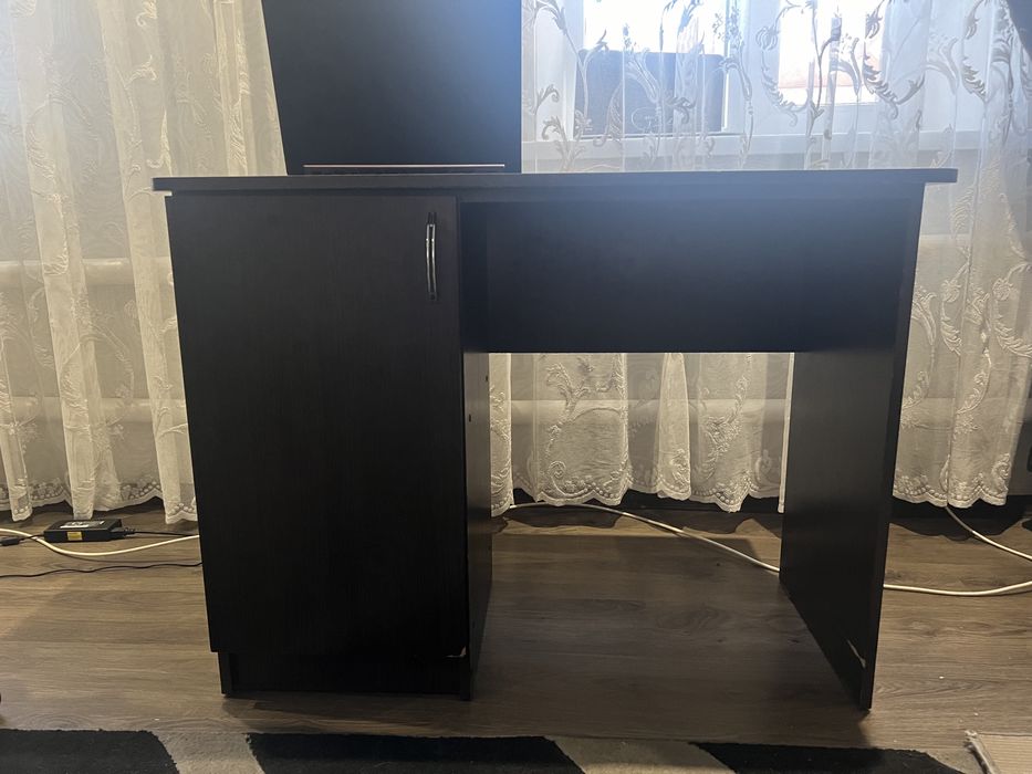Продам письмовий стіл для школяра .