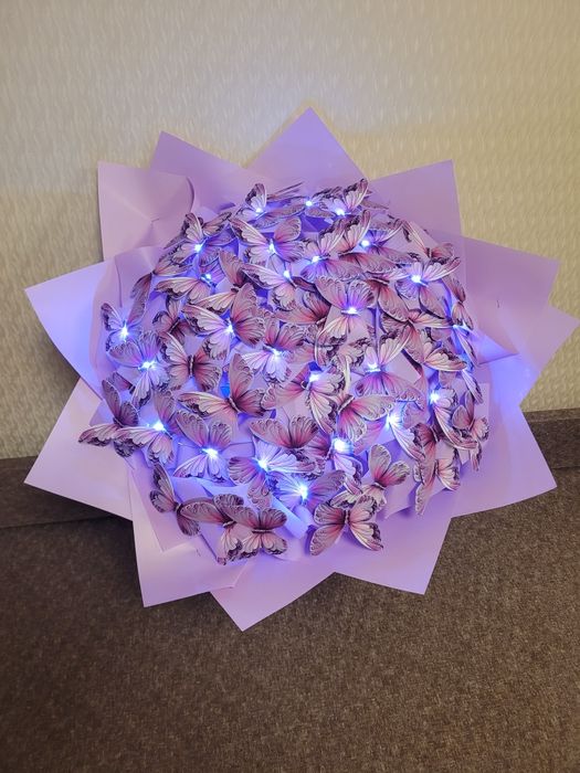 Букети з метеликів