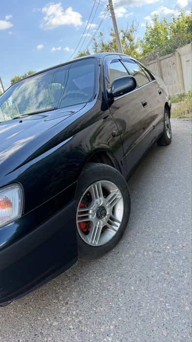 Toyota carina e