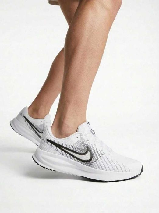 NIKE nowe obuwie sportowe rozmiar 40 wkładka wew. 25,5cm