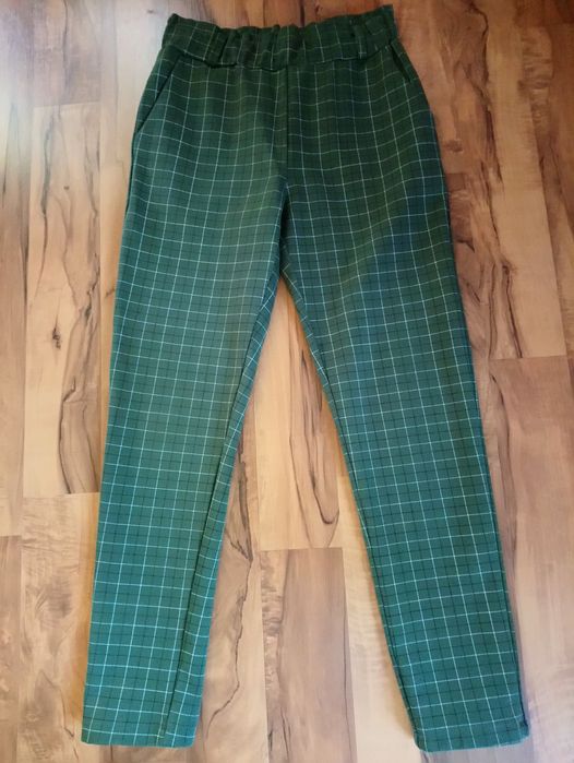 Spodnie damskie w kratkę