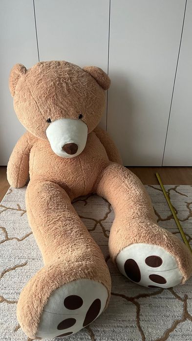 Urso gigante de peluche