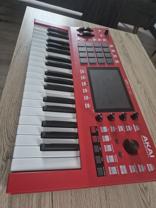 Samodzielna Stacja Robocza  AKAI MPC 37