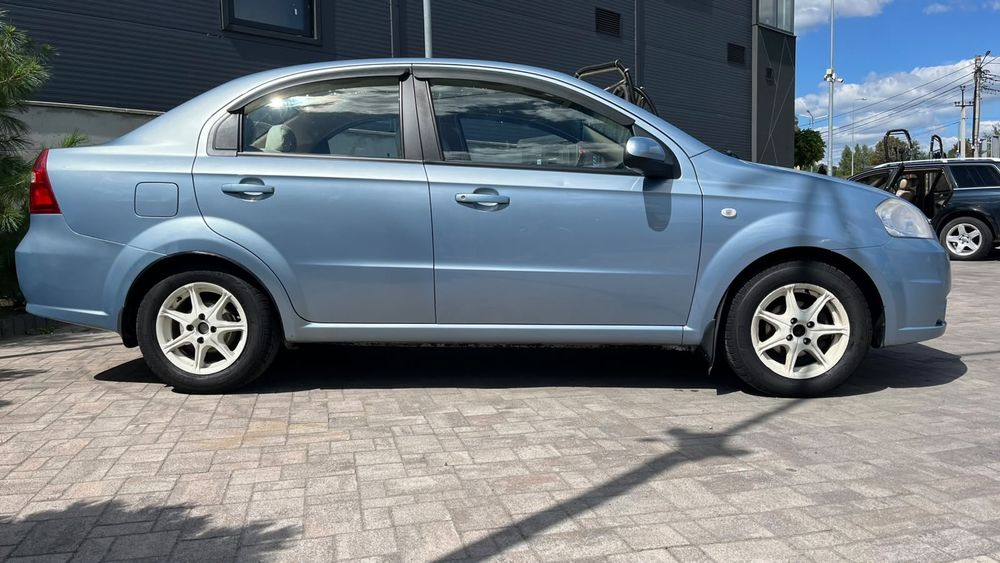 Продам автомобіль CHEVROLET AVEO