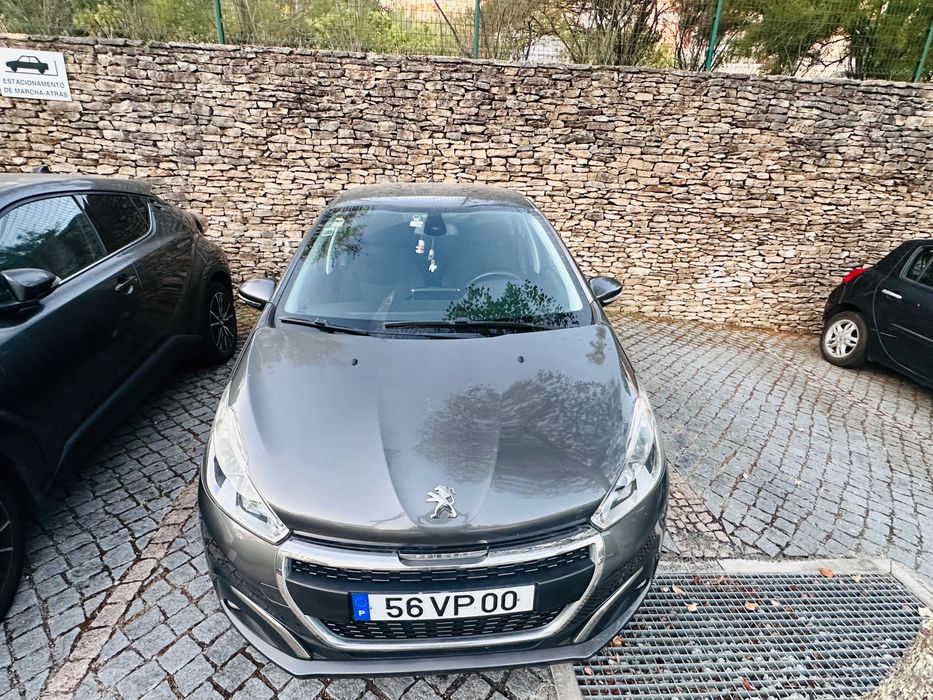 Peugeot 208 em ótimo estado foto 3