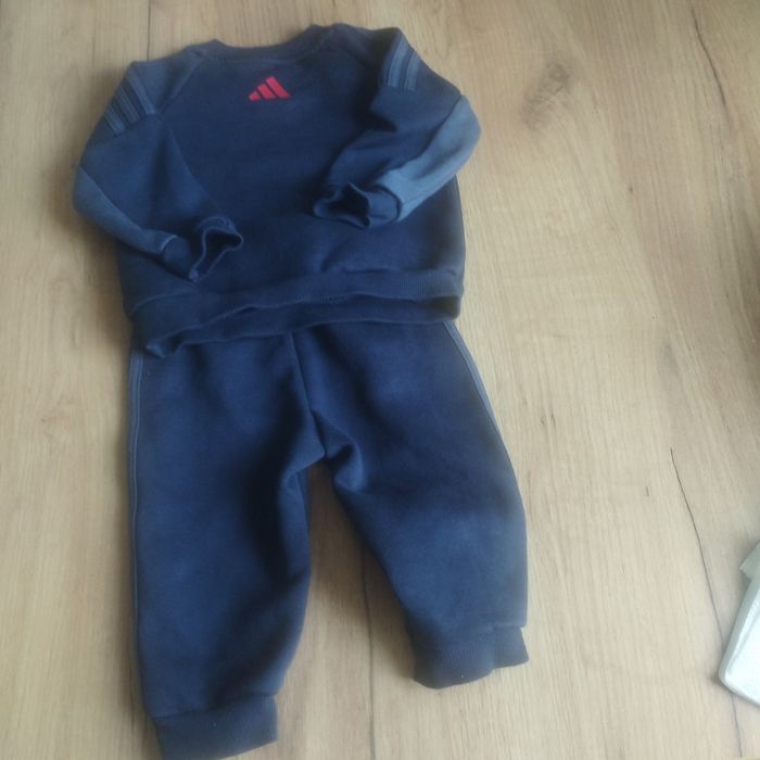 Детский спортивный костюм бренда adidas