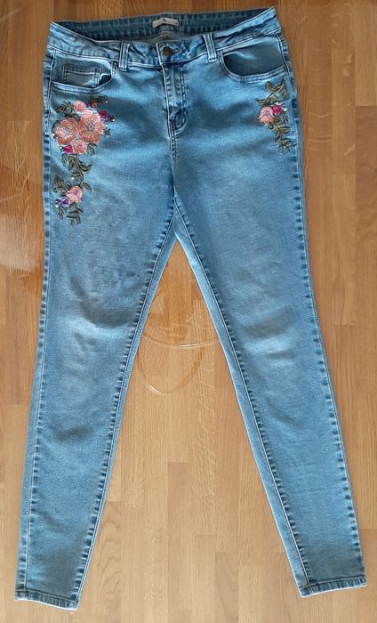 Spodnie jeansy z haftem Tu rozmiar 12R (40)