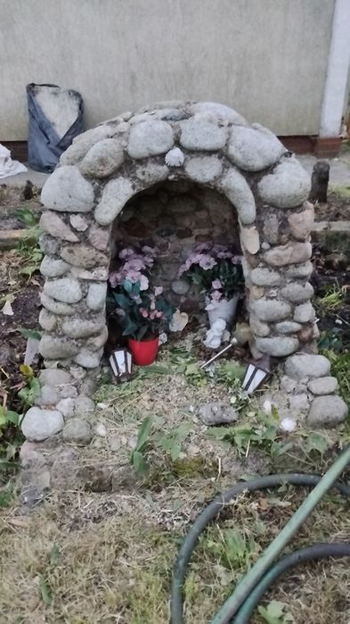 "Kapliczka ogrodowa"