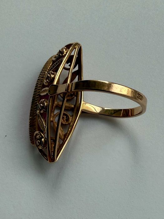 złoty pierścionek p. 583 / 14 karatów, 6,08g, r. 15