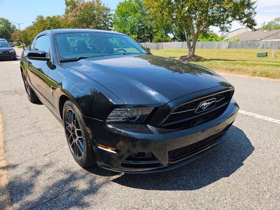 Ford Mustang V6      2014