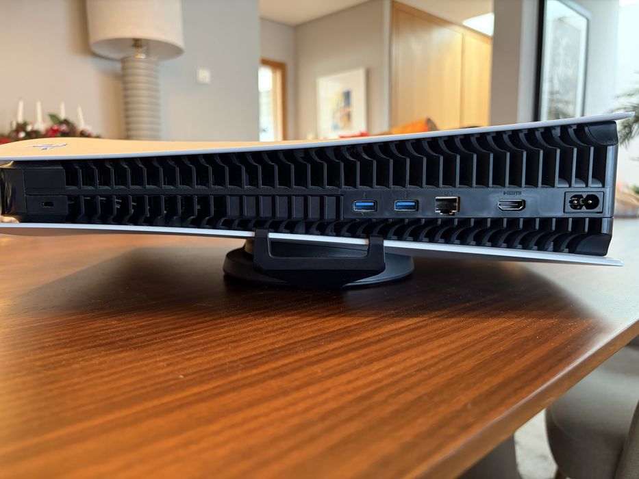 Playstation com 1 comando 825GB