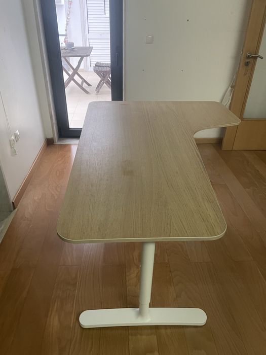Secretaria IKEA Bekant