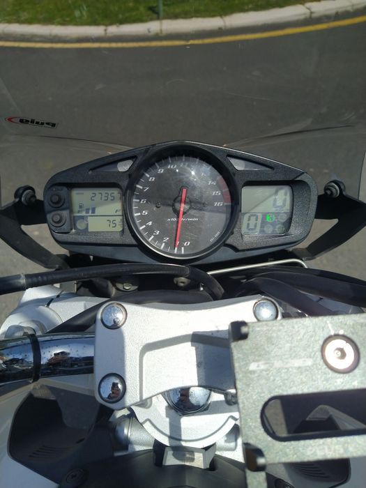 Suzuki gsr 600 27000km