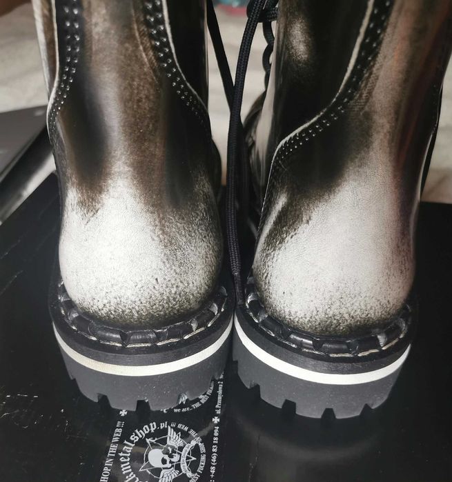 Nowe glany Steady's 37