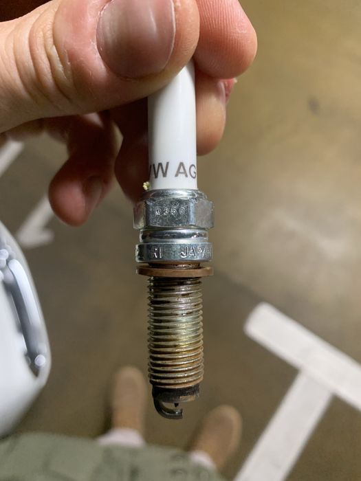 Свічки запалювання VAG 05E905602