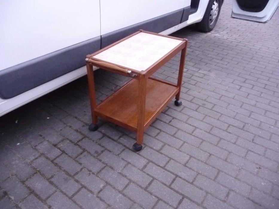 Barek stolik na kółkach