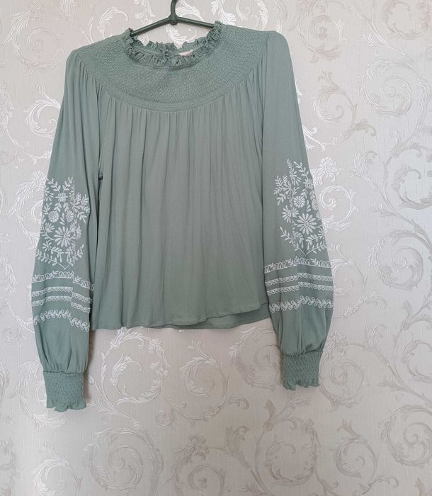 м'ятна блуза блузка сорочка вишиванка з вишитими рукавами р 6 / 40-42