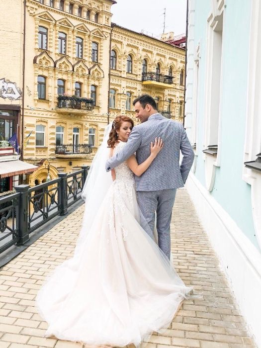 Продам весільну сукню