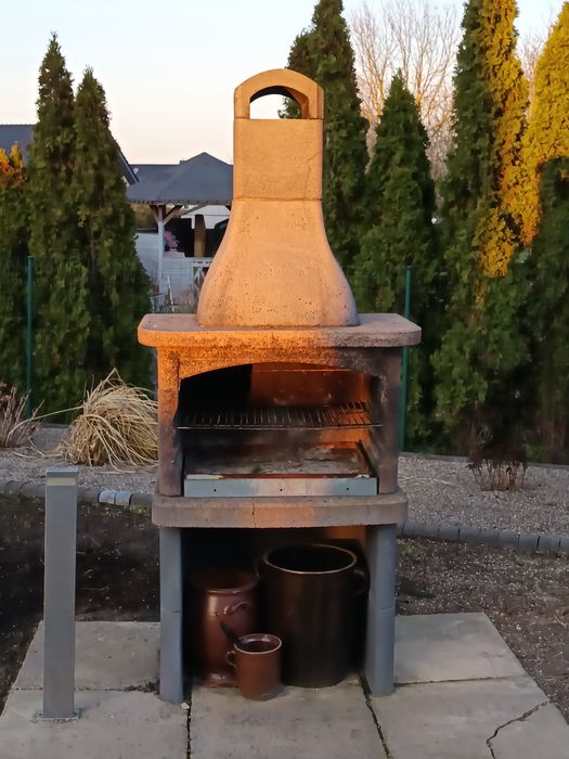 Grill betonowy ogrodowy