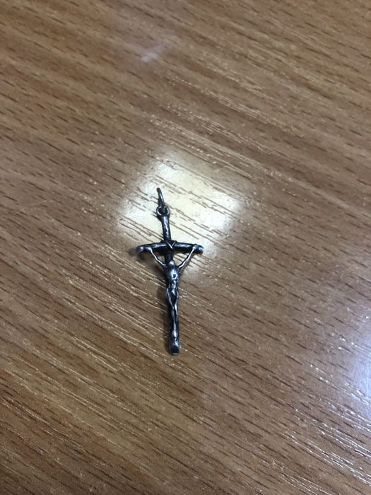 Продам  крестик серебро