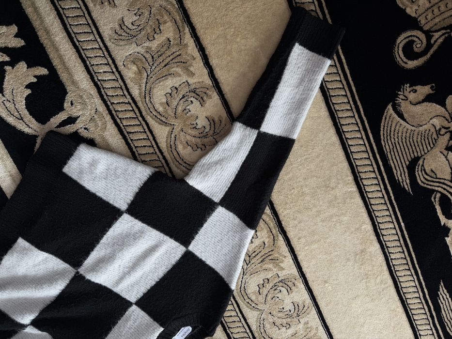 Sweter czarno biały w kratę szachownice 34/XS Bershka