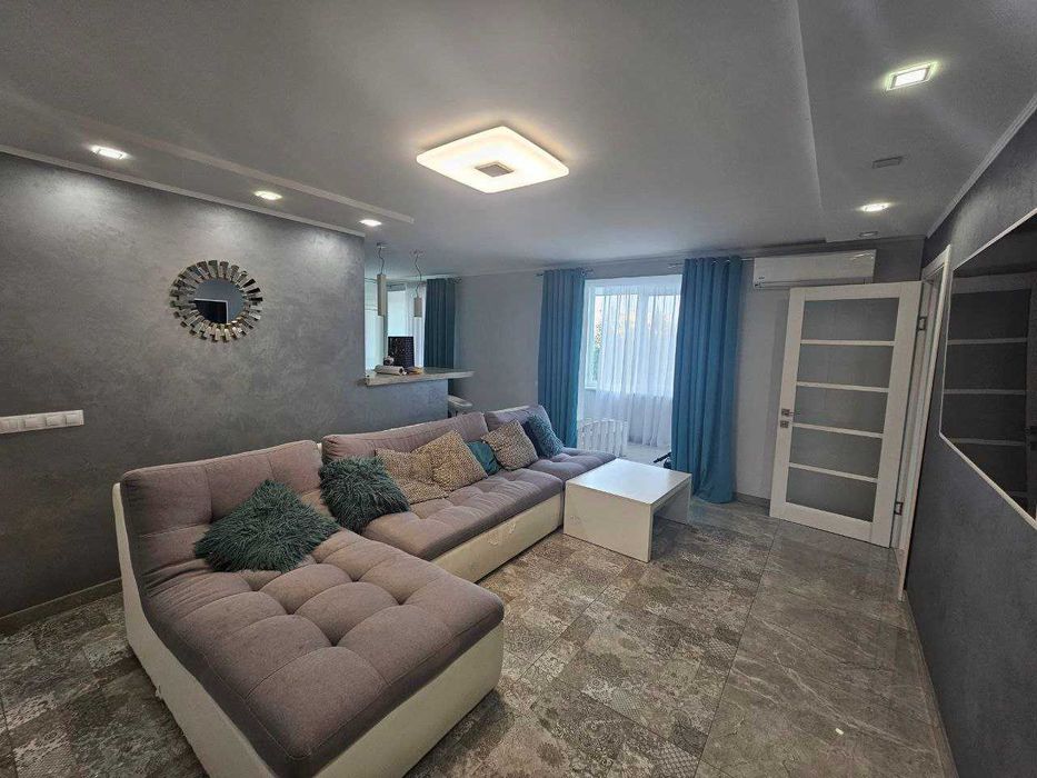 Продаж трикімнатної квартири 113 000$  поруч з парком