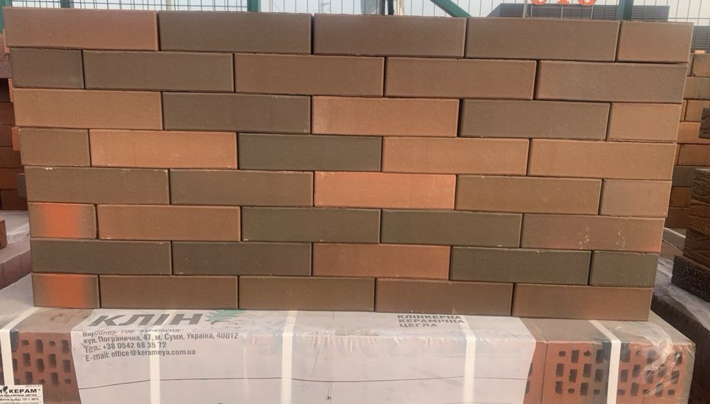 Цегла лицьова гіперпресована гладка та скеля в наявності. Клінкерна.