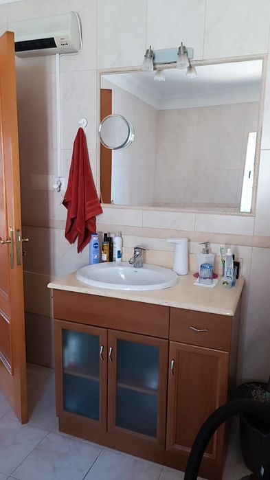 Quarto em Moradia